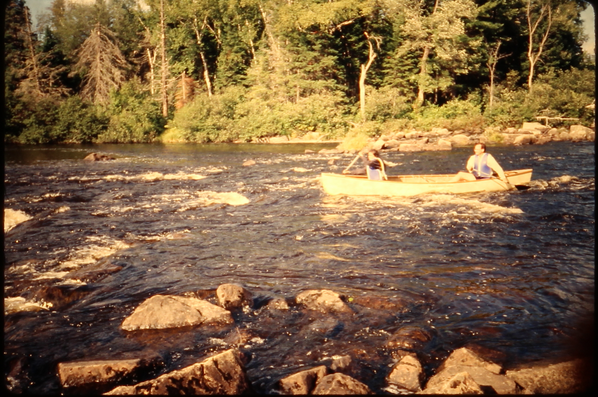 19890903.05 - USA ME -- MooseRiver - Lakshmi Jerry - Moose River Rapids 2 - MB01T01B11S05.JPG